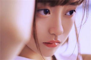 Listening to a concert in the tranquil night Listening to a concert in the tranquil night