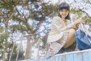 **Listening to the Ocean Symphony in the Night** **Listening to the Ocean Symphony in the Night**